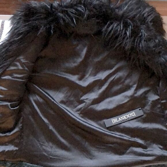 BLANK NYC PLUSH FAUX FUR VEST M NWT BLUE/BLACK COLOR BLEND - Picture 12 of 15